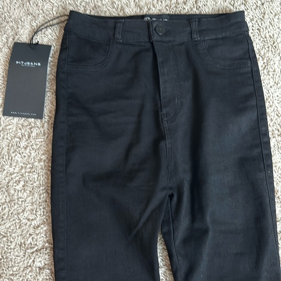 FitJeans Traditional Ripped - Picture 2 of 5